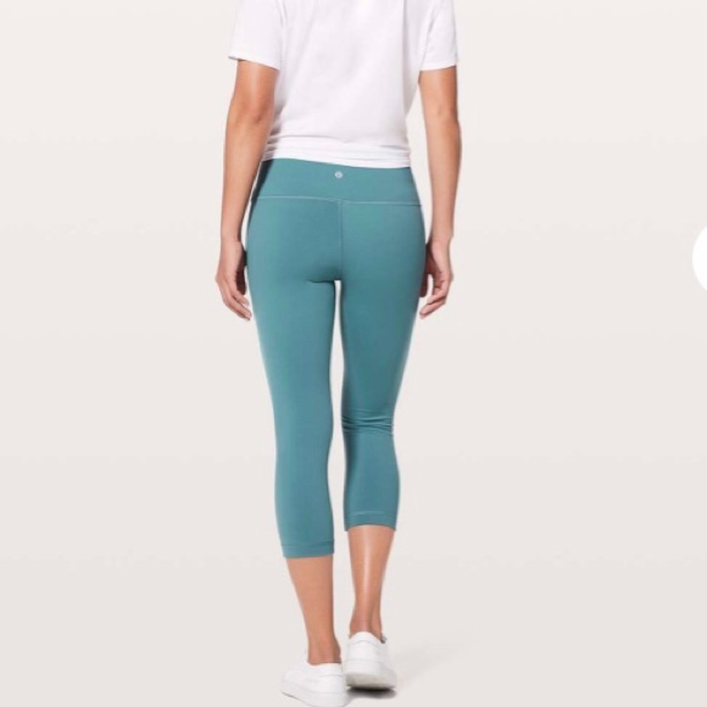 NWOT Persian Blue Wunder Under Crop (Hi-Rise)